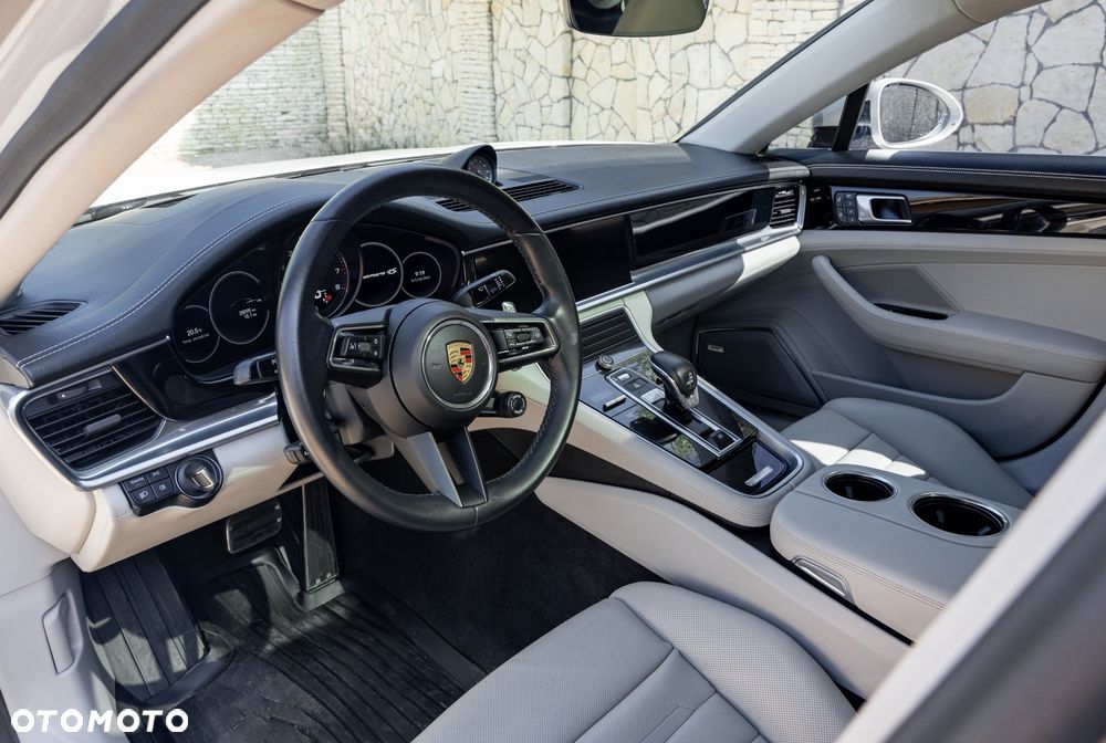 Porsche Panamera - 12