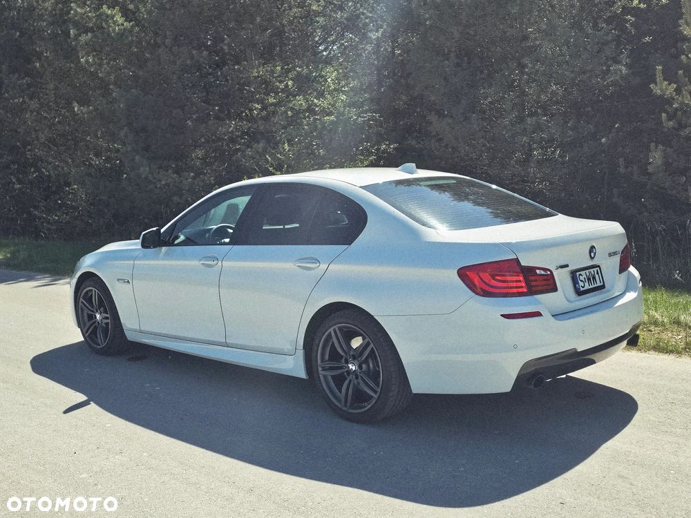 BMW Seria 5 535i xDrive - 14