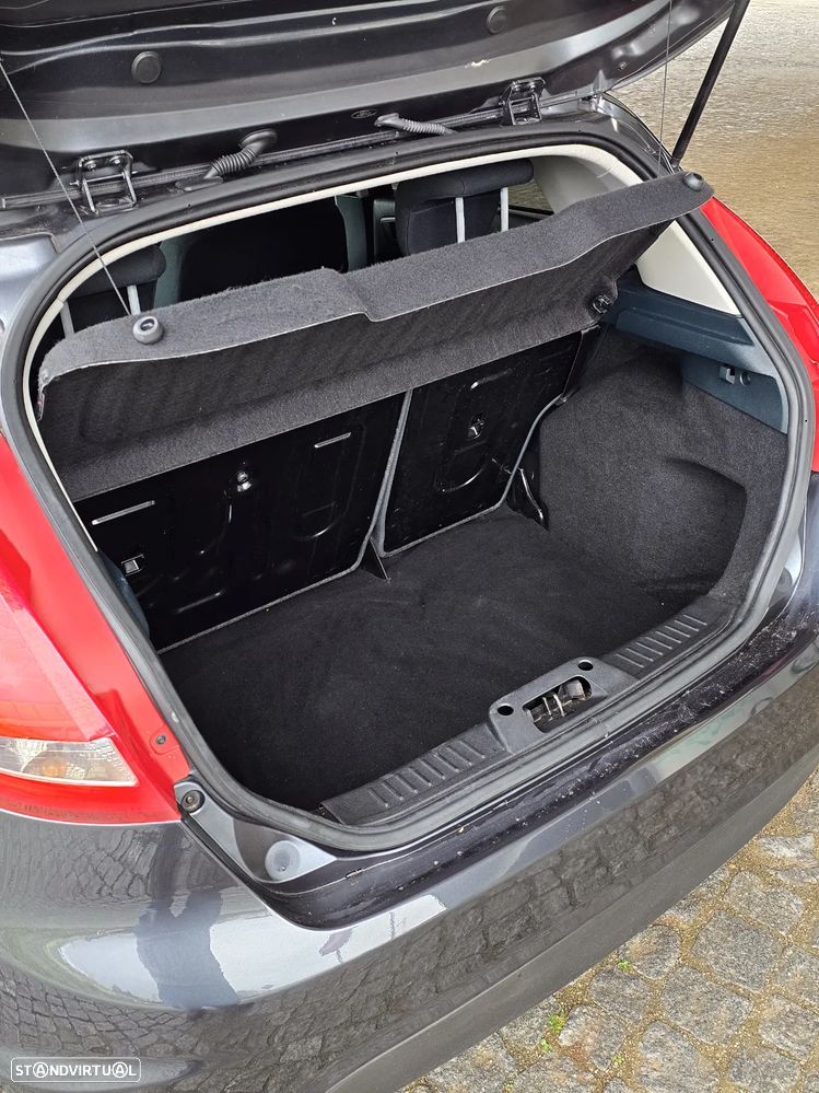 Ford Fiesta 1.4 TDCI Titanium - 9