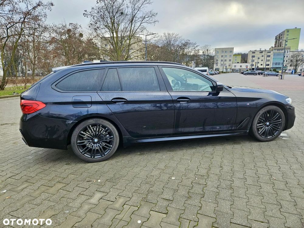 BMW Seria 5 520d M Sport - 11