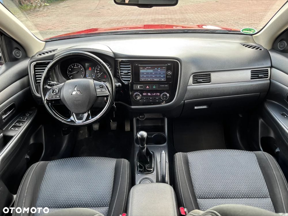 Mitsubishi Outlander 2.0 2WD Diamant - 2