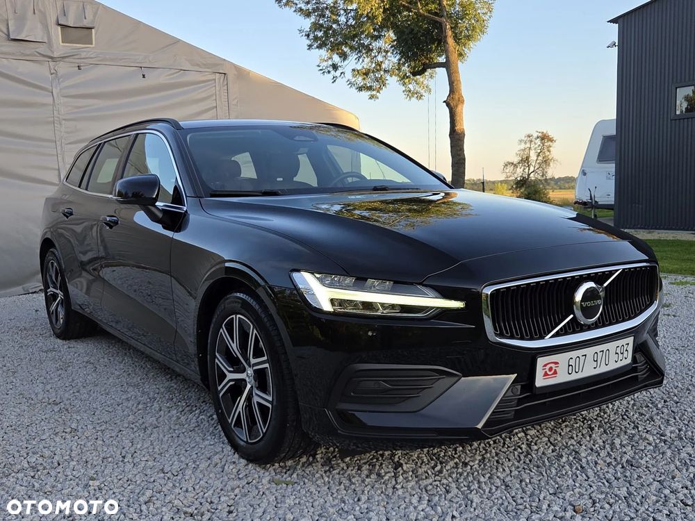 Volvo V60 B3 B DKG Momentum Pro - 26