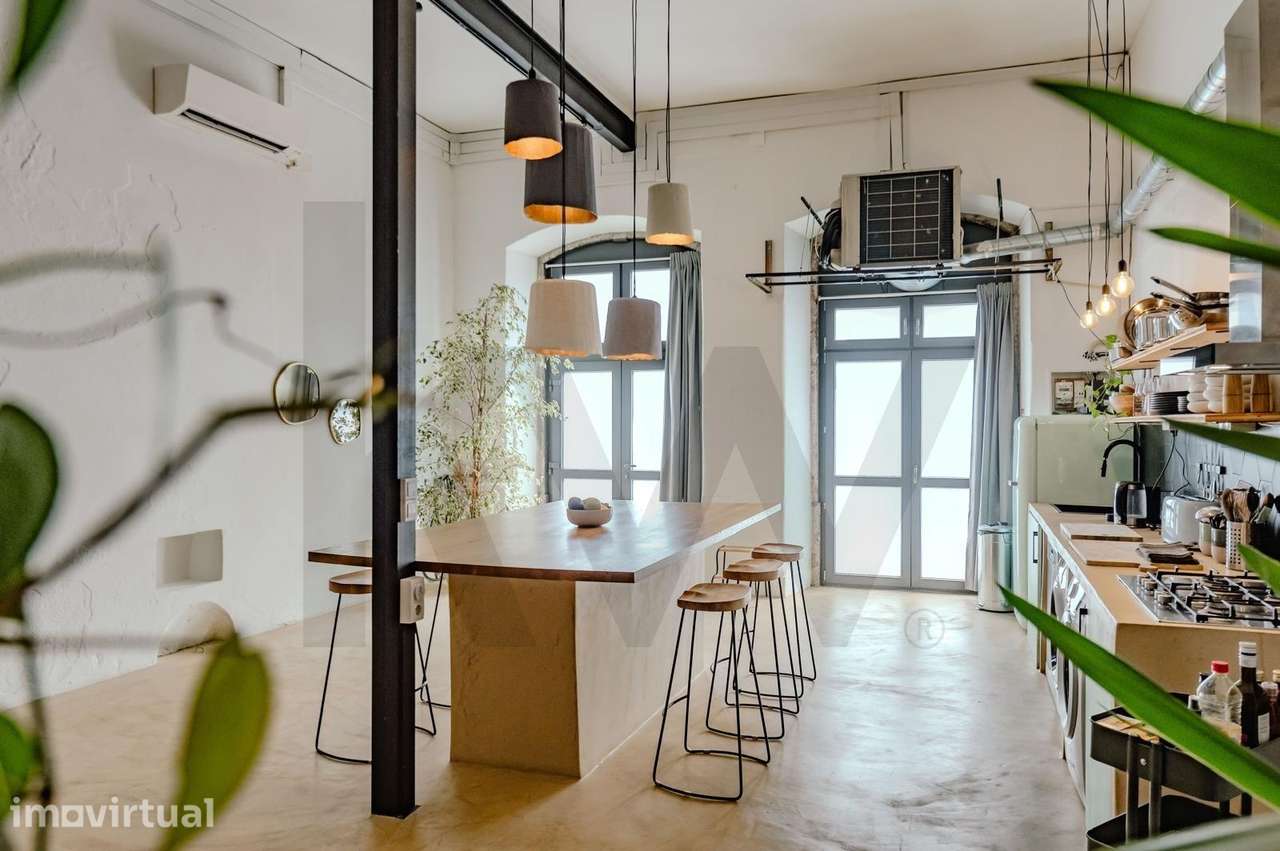 Loft Contemporâneo em Santa Apolónia: O Espaço Versátil que o seu Negó - Grande imagem: 2/21