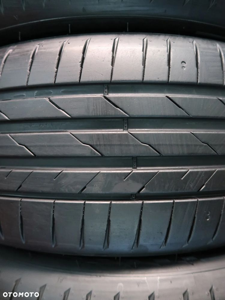 Opony zimowe Hankook 235/50r19 jka nowe 25r - 2
