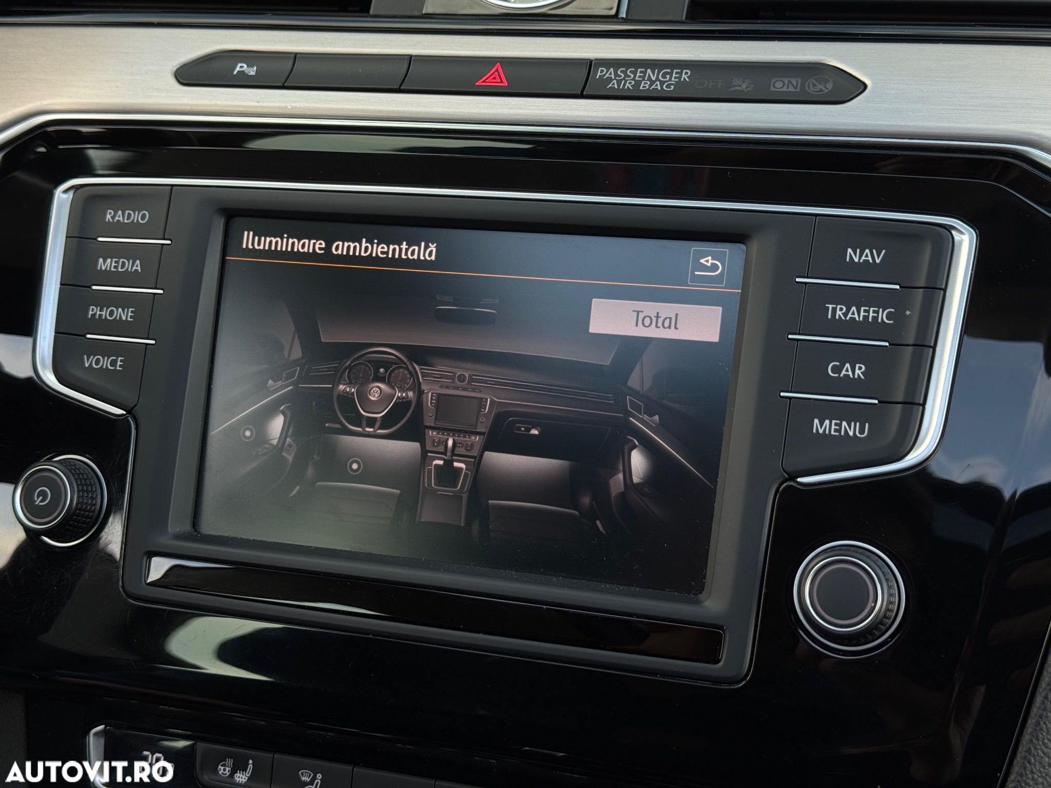 Volkswagen Passat Variant 2.0 TDI DSG 4Motion Highline - 24