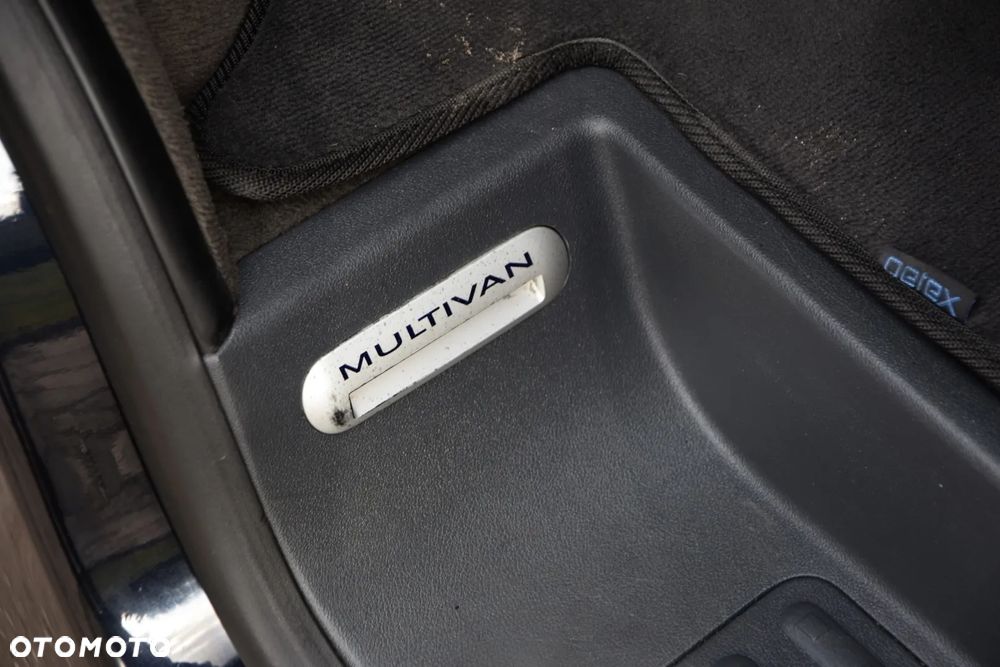 Volkswagen Multivan - 33