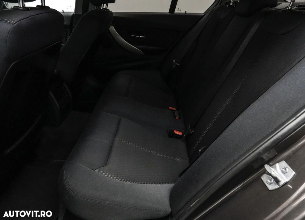 BMW Seria 3 - 16