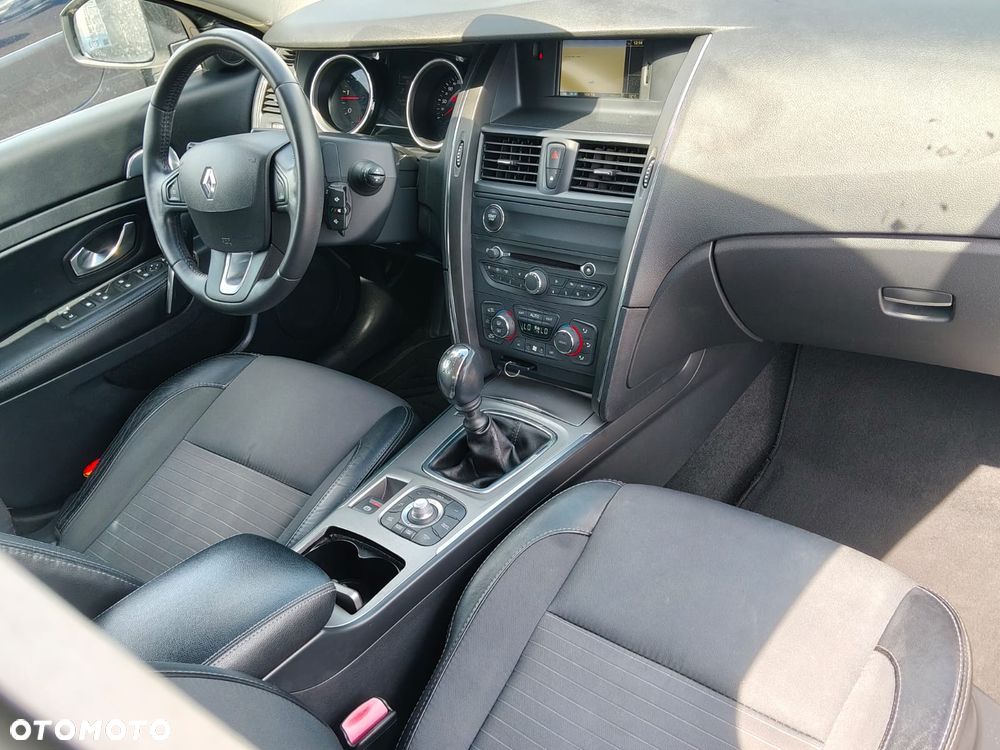 Renault Latitude 2.0 dCi Privilege - 16