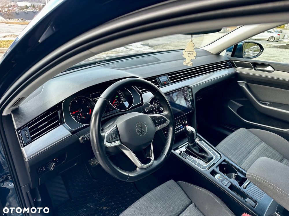 Volkswagen Passat - 12