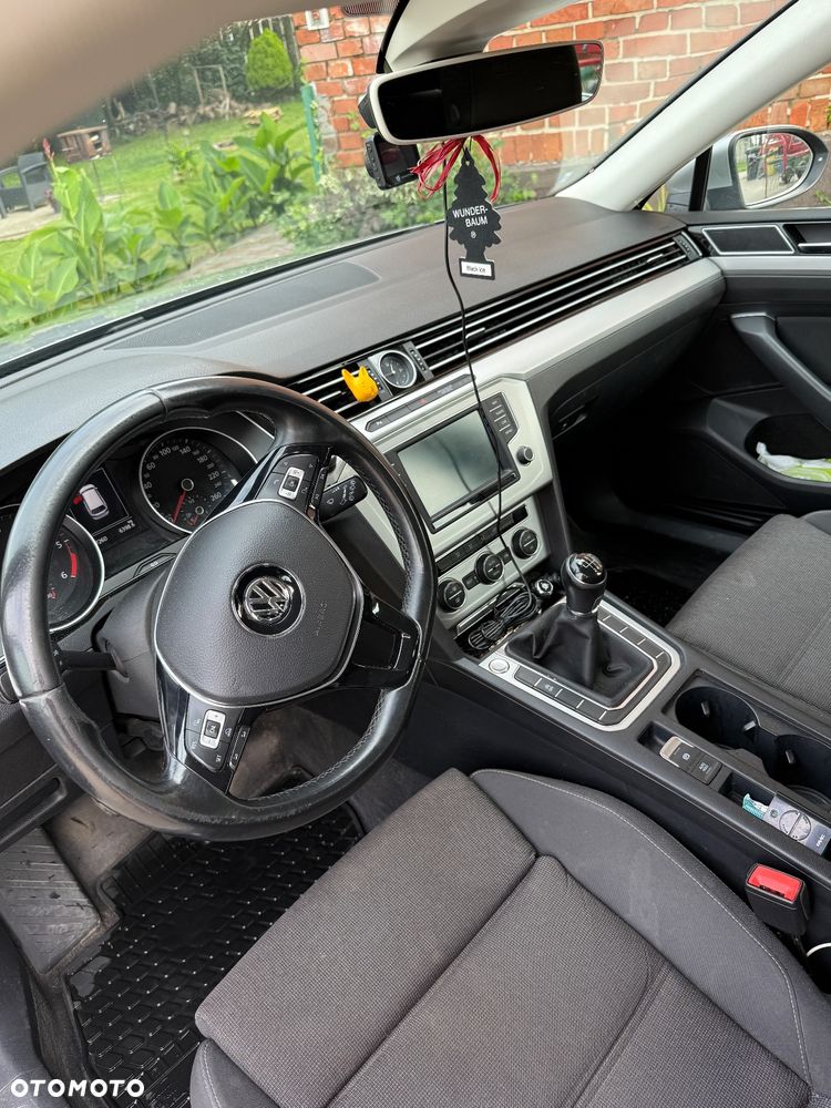 Volkswagen Passat - 5