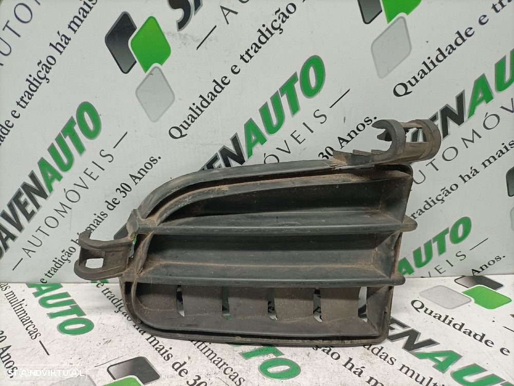 Grelha Frente / Frontal Fiat Idea (350_) - 1