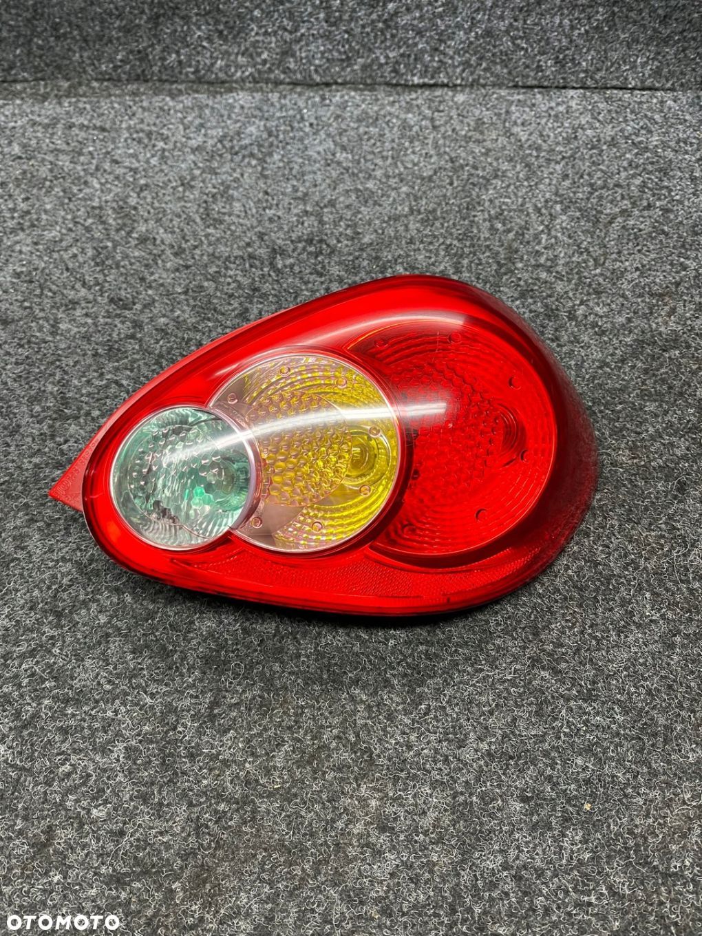 lampa prawy tył tylna toyota aygo - 1