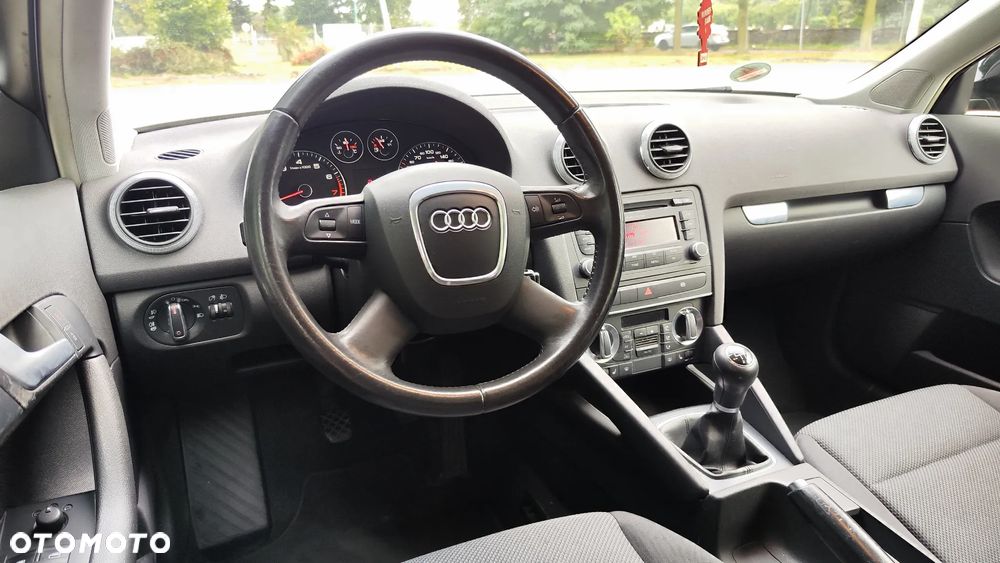 Audi A3 Sportback 1.6 Attraction - 23
