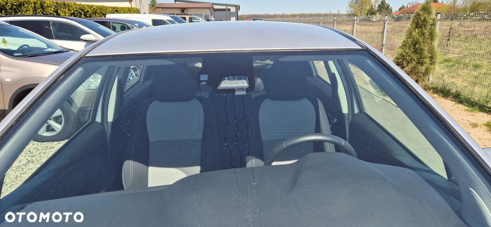 Toyota Yaris Hybrid 100 Active - 10