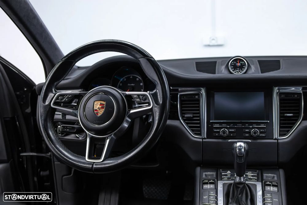 Porsche Macan Turbo PDK - 25