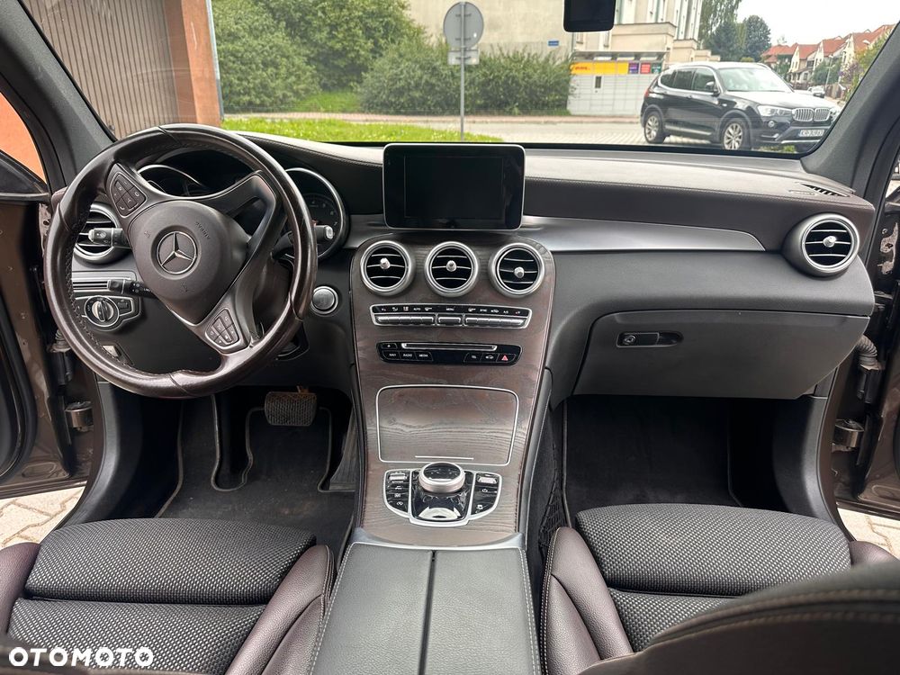 Mercedes-Benz GLC - 12
