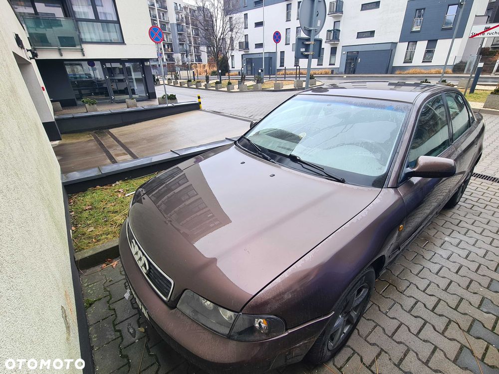 Audi A4 Limousine - 5