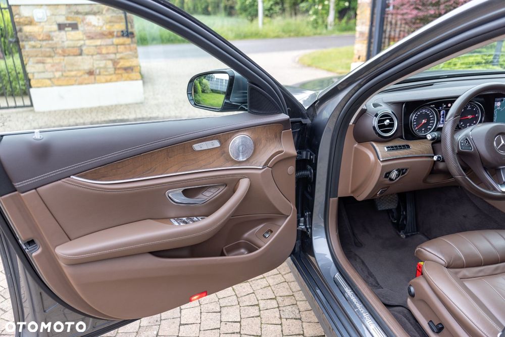 Mercedes-Benz Klasa E 220 d 4-Matic Business Edition 9G-TRONIC - 14