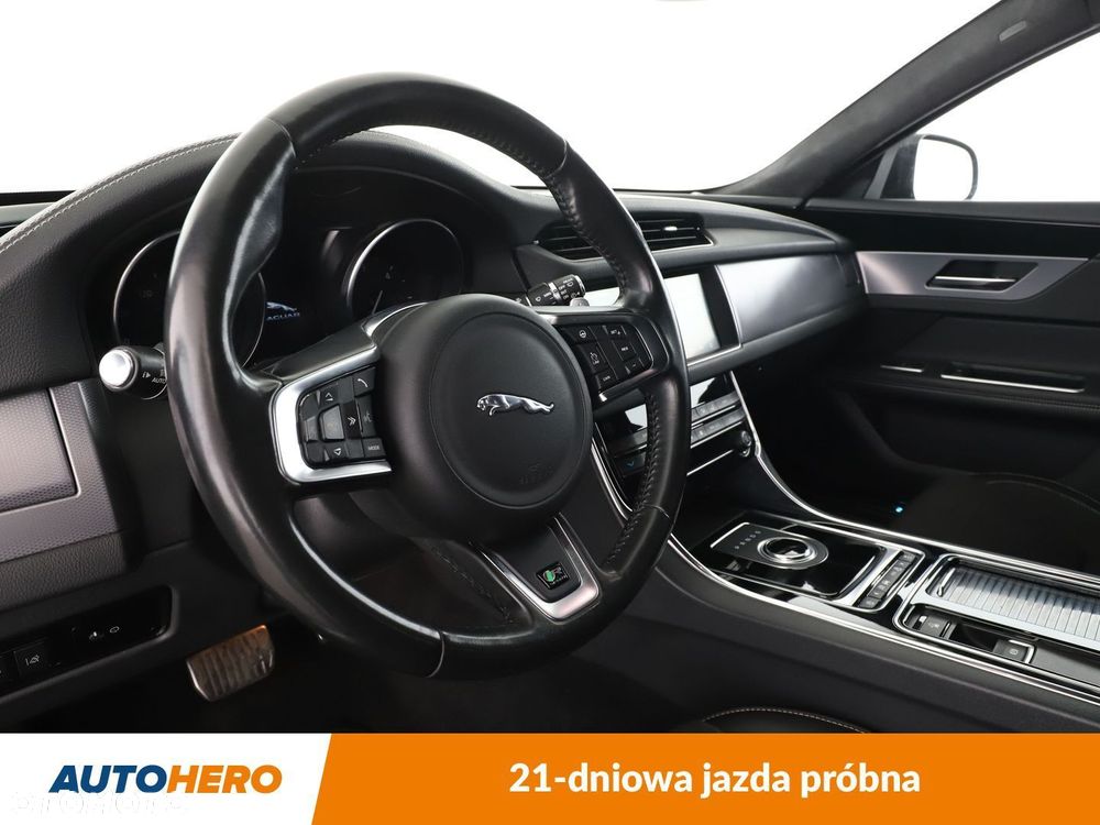 Jaguar XF 2.0 i4D R-Sport - 12