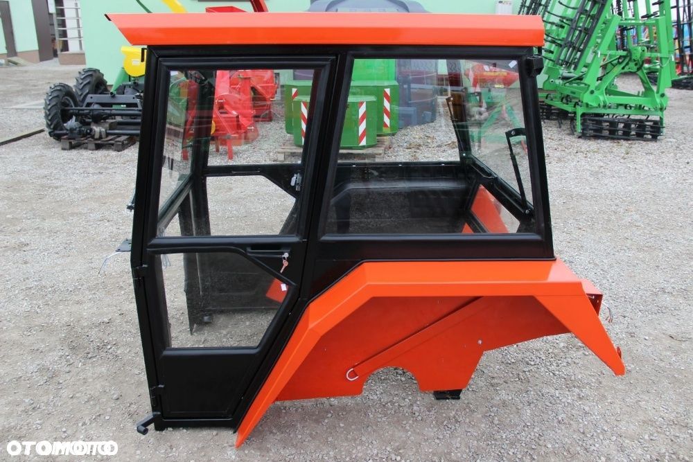 Kabina ciągnikowa do ciągnika C 360 LUX z błotnikami SZYSZKA CE - 3