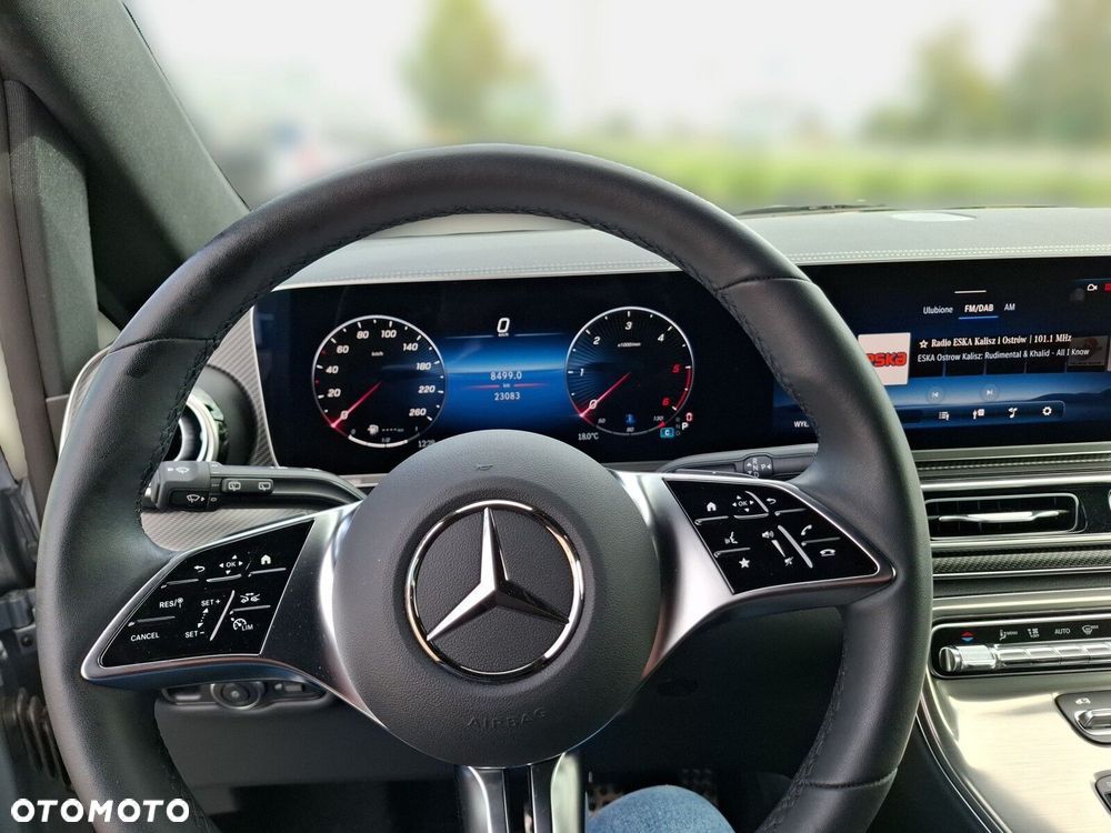 Mercedes-Benz Klasa V - 10