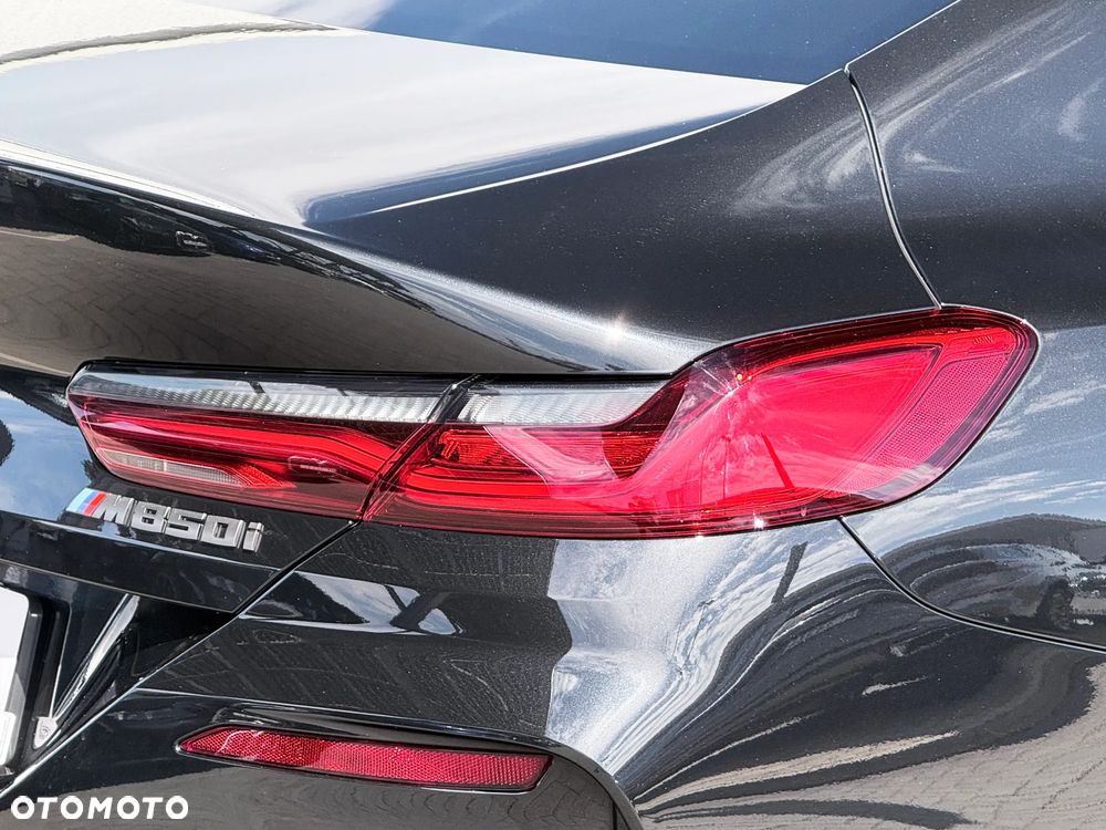 BMW Seria 8 - 11