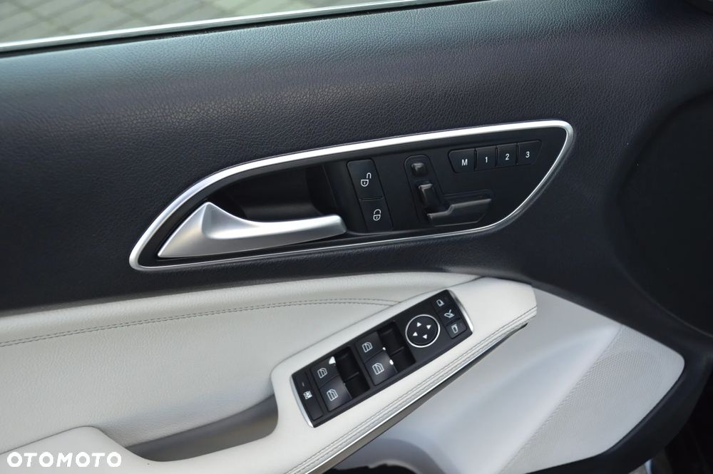 Mercedes-Benz Klasa A 250 4Matic 7G-DCT - 6