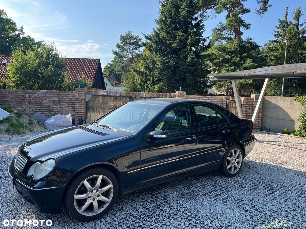 Mercedes-Benz Klasa C 320 Elegance - 4