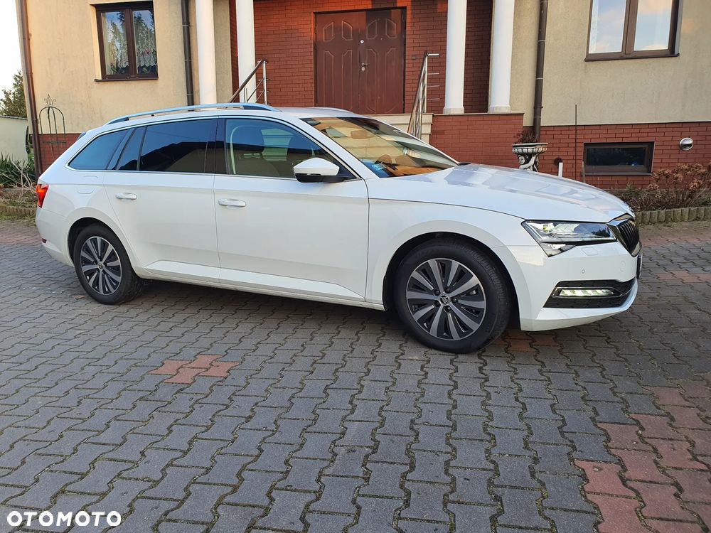 Skoda Superb 2.0 TDI SCR Style DSG - 4