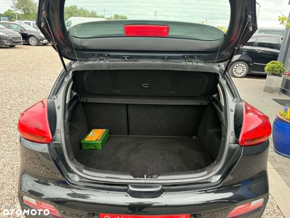 Kia ProCeed 1.4 L - 5