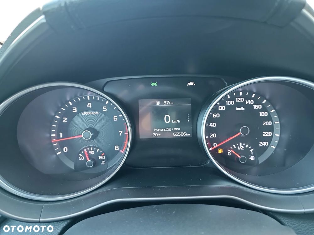 Kia Ceed - 12