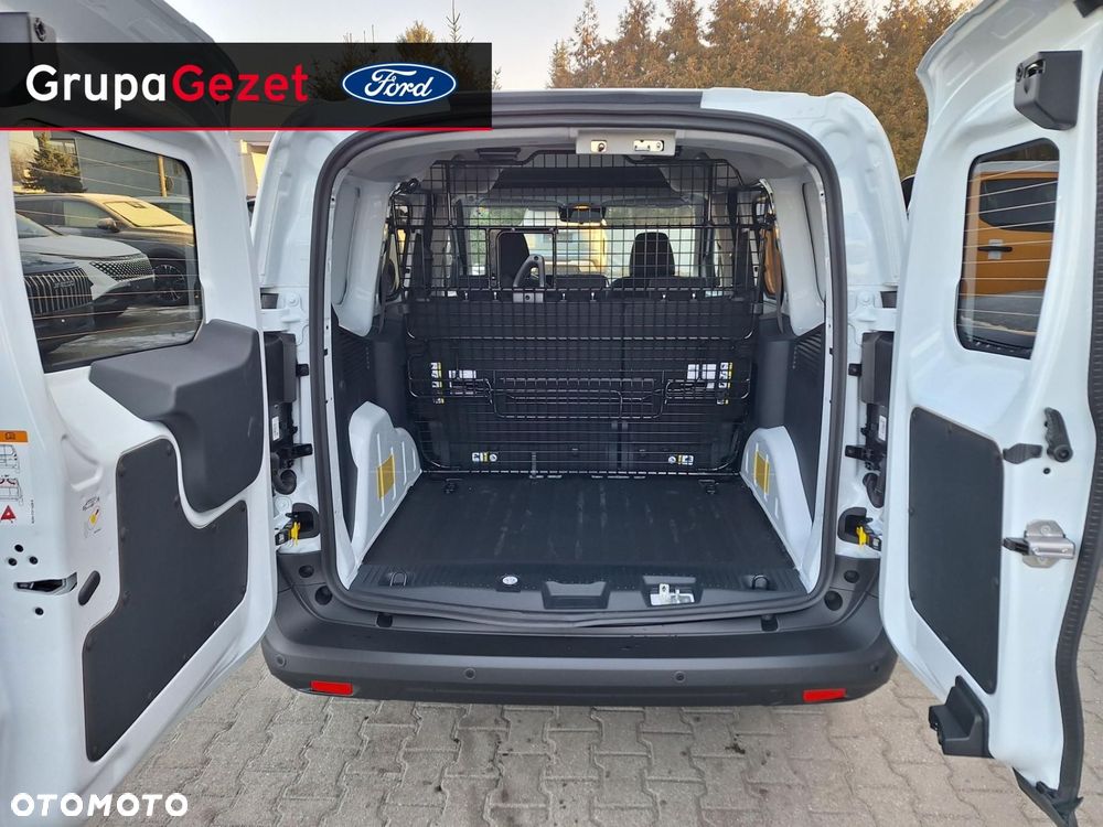 Ford Transit Courier - 18