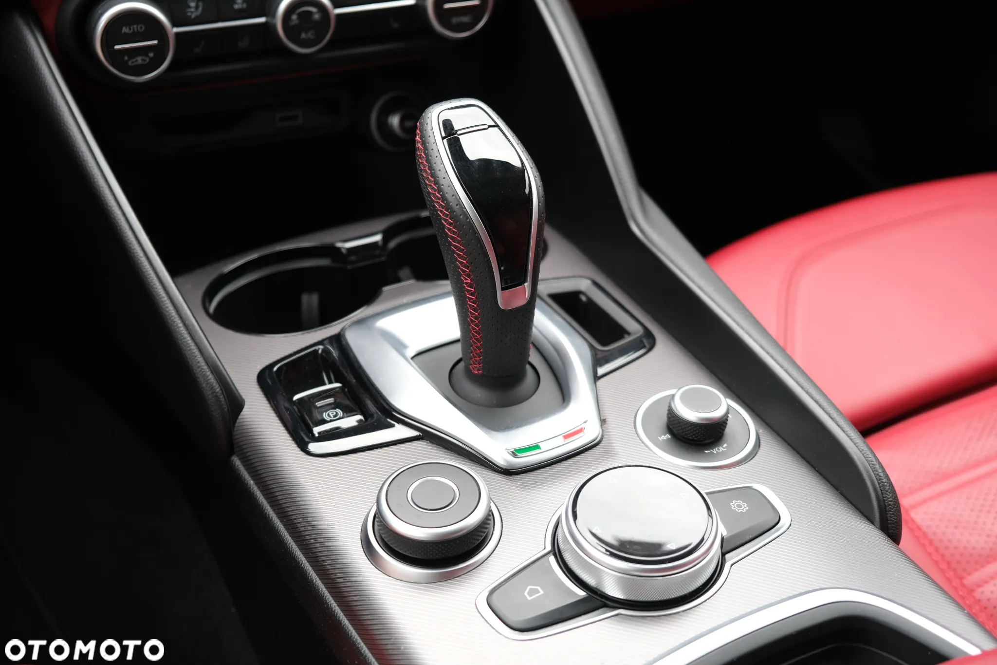 Alfa Romeo Giulia 2.0 Turbo 16V AT8 Veloce Ti - 15