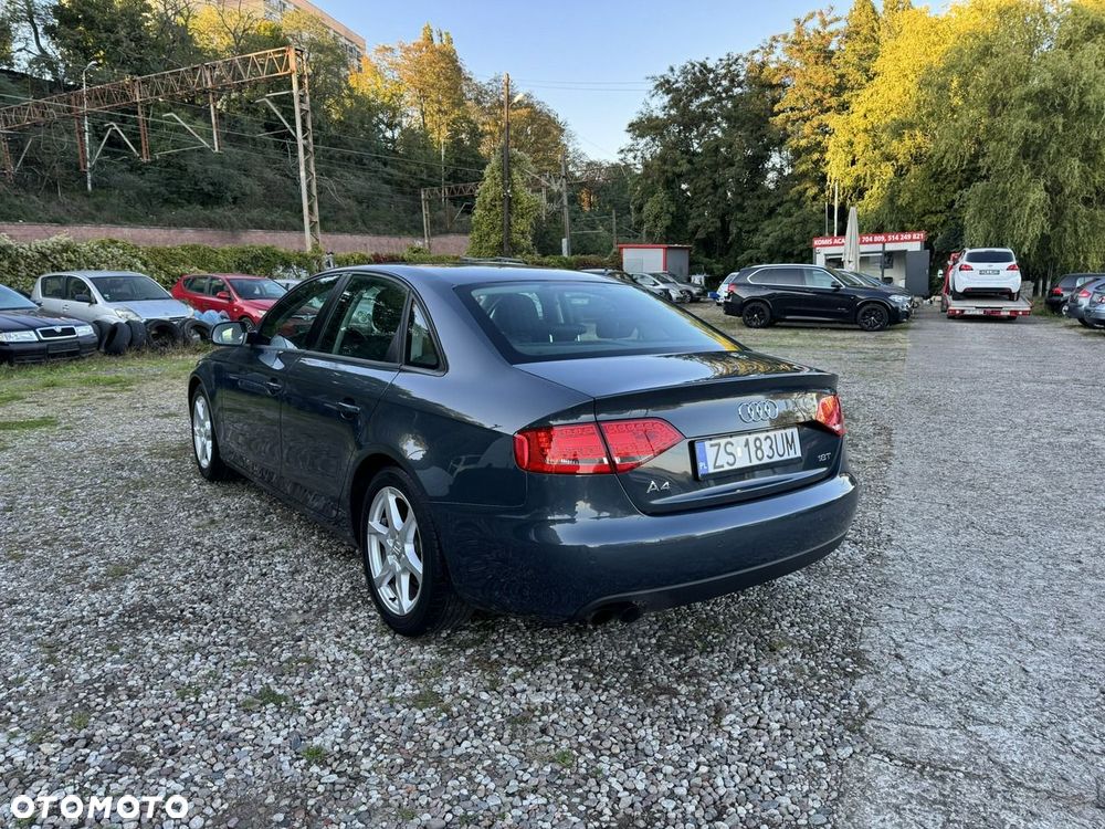 Audi A4 Limousine - 4