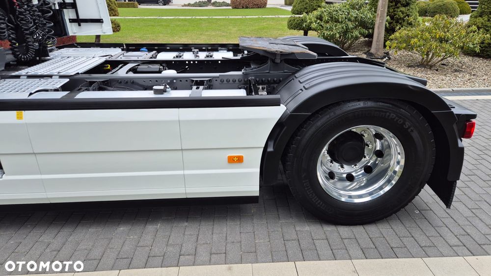 Volvo ///FH///500///2022///1 TURBINA ///JEDYNE 183 TYŚ KM/// GLOBETROTTER///XXL/// KLIMATYZACJA POSTOJOWA/// ZABUDOWY MIĘDZYOSIOWE/// ALUMINIOWE FELGI///FULL LED/// VIRTUAL COCPIT///PEDANTYCZNY  STAN///JAK NOWY - 17