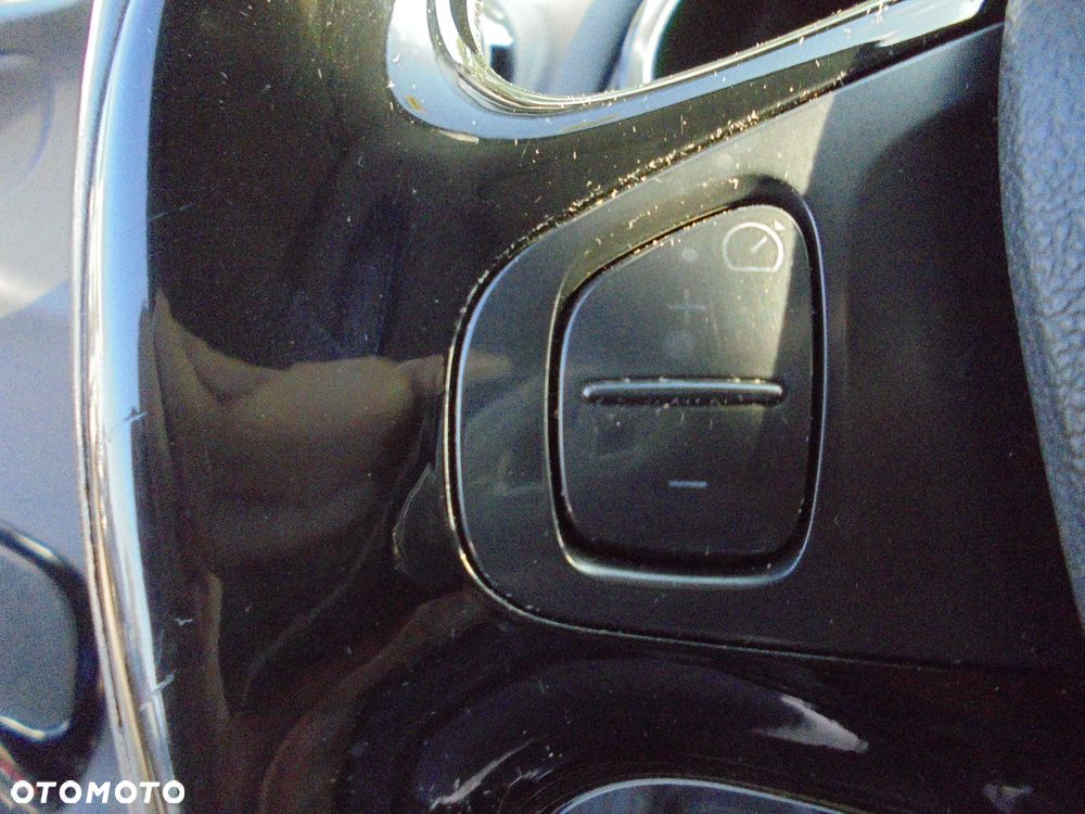 Renault Clio - 23
