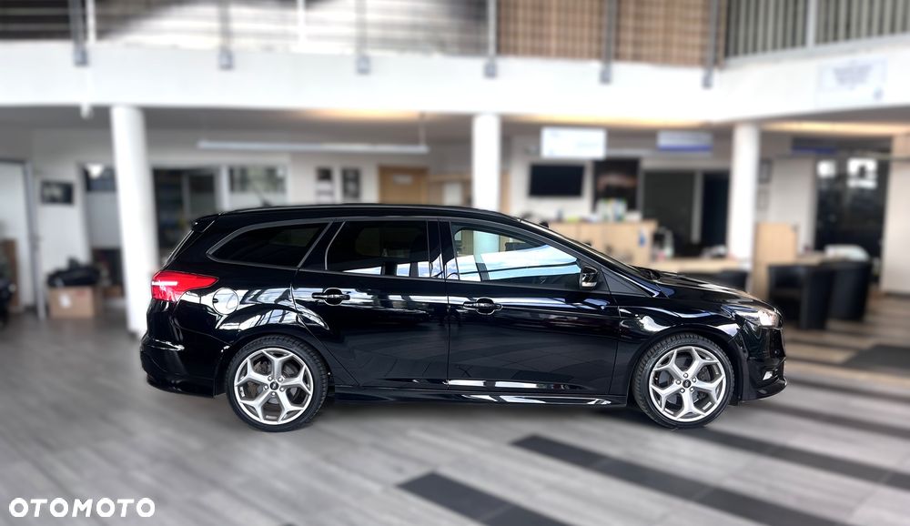 Ford Focus ST - 7