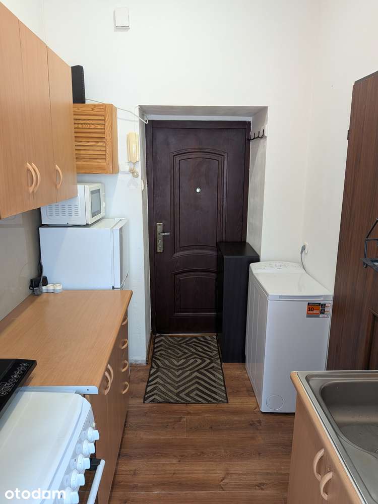 Kawalerka w samym centrum, Cybulskiego 8