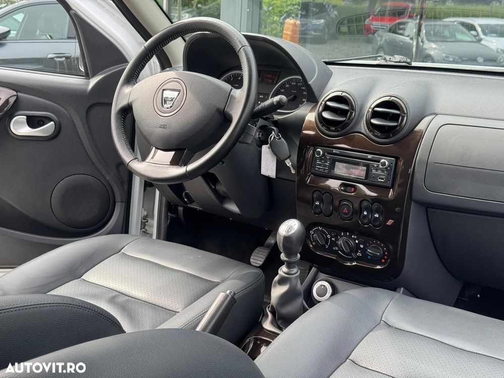Dacia Duster 1.6 16V 105 4x4 Laureate - 18