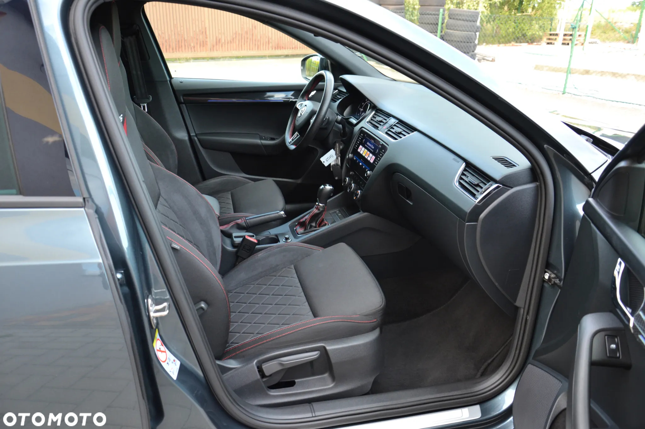 Skoda Octavia Combi 2.0 TSI DSG RS - 34