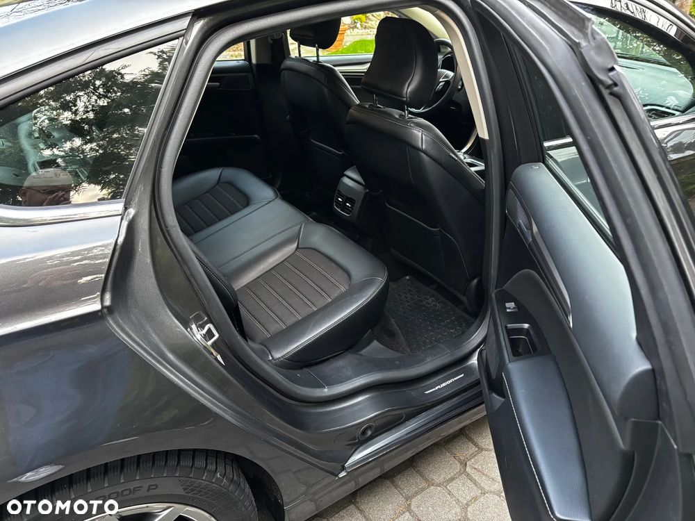 Ford Fusion - 21