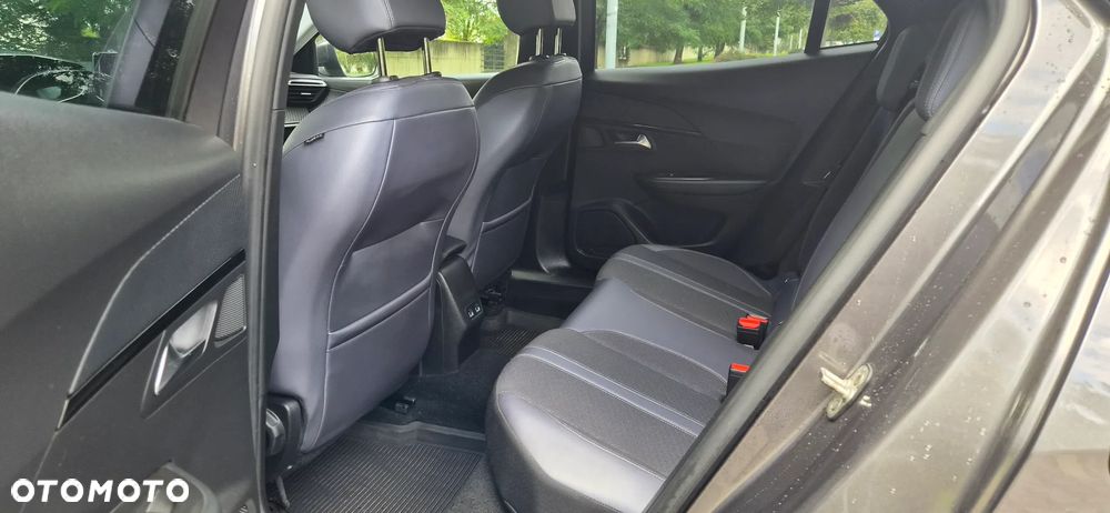 Peugeot 2008 1.5 BlueHDi Allure S&S - 20