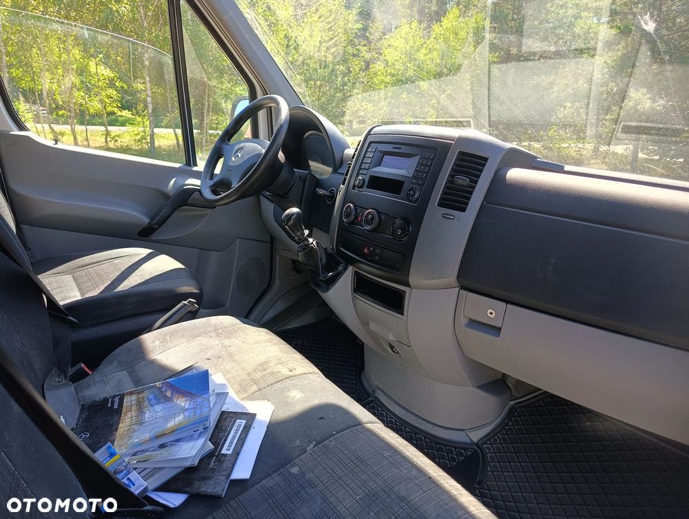 Mercedes-Benz Sprinter - 9