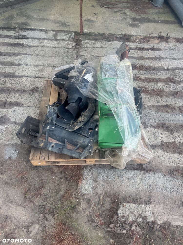 John Deere 6145R - 12