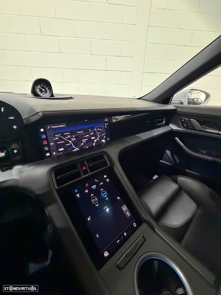 Porsche Taycan Sport Turismo - 35