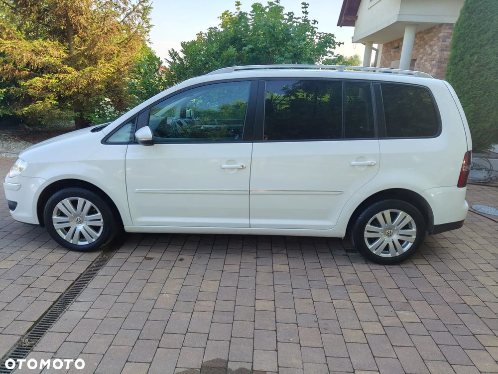 Volkswagen Touran 2.0 TDI DPF Highline DSG - 13
