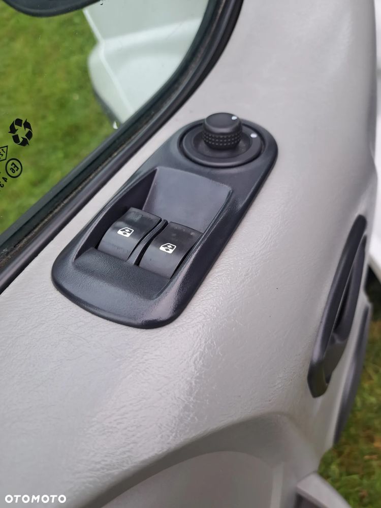 Nissan Primastar - 8