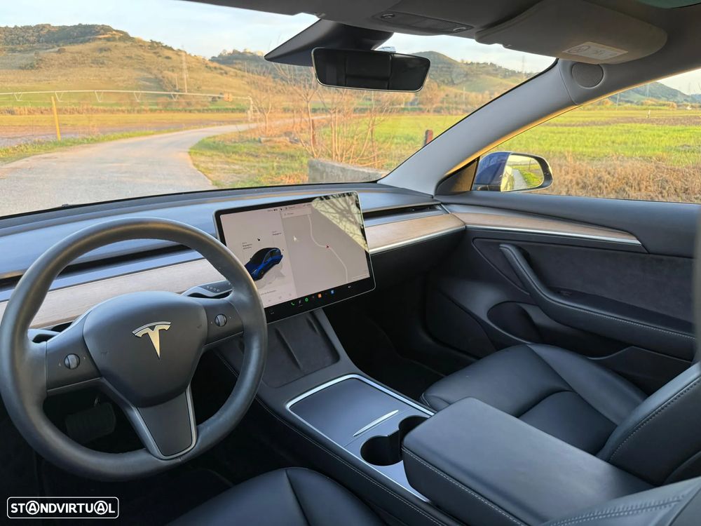 Tesla Model 3 - 5