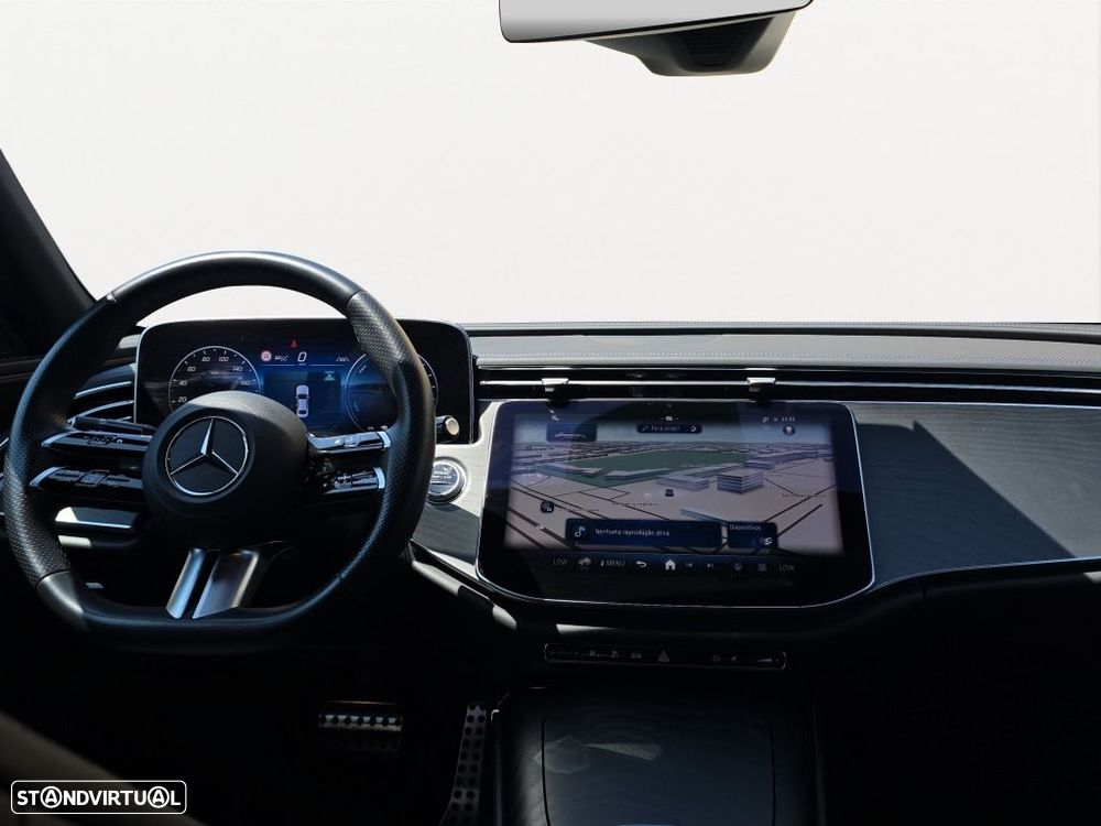 Mercedes-Benz E 300 — fotografia 12