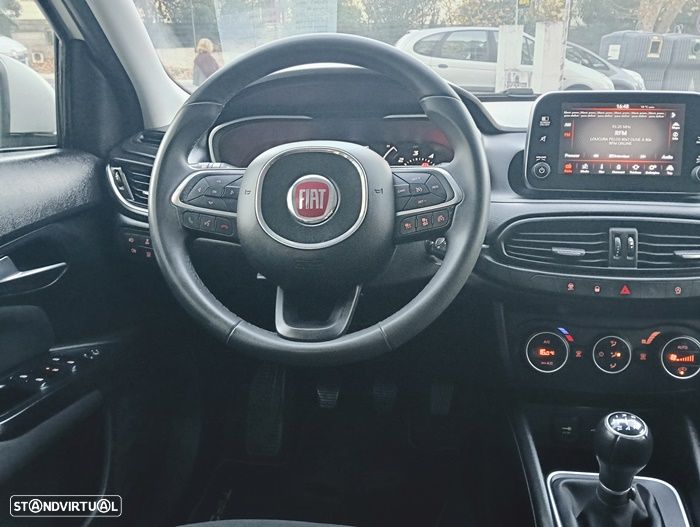 Fiat Tipo Station Wagon 1.3 M-Jet Lounge Tech - 24